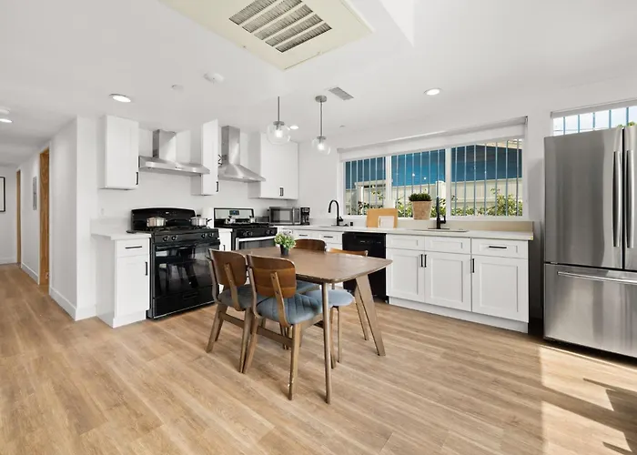 Spacious 1-Bd Hideaway Close To Usc Room With Share Livingroom