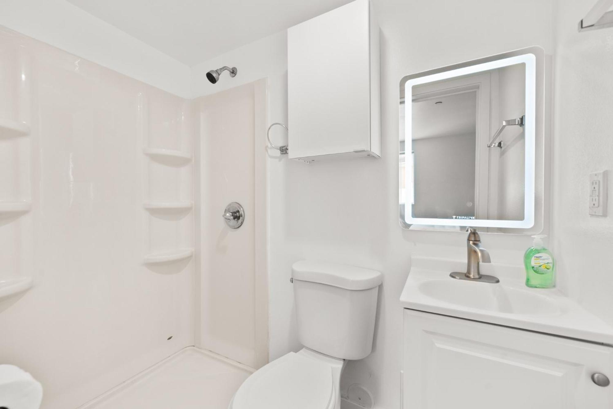 Spacious 1-bd Hideaway Close To Usc With Share Livingroom Privatunterkunft Los Angeles